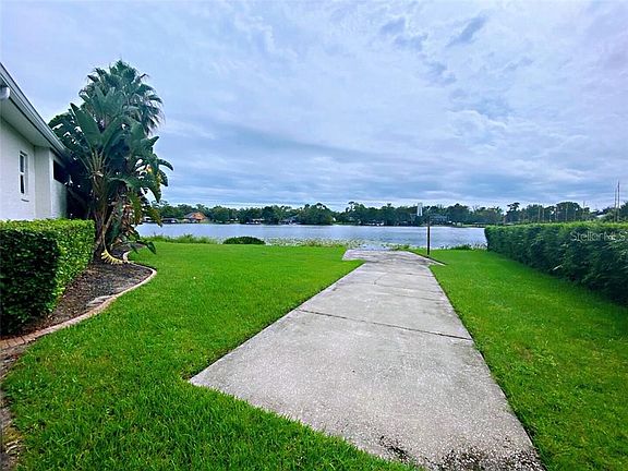4th image of 7732 Waunatta Ct
