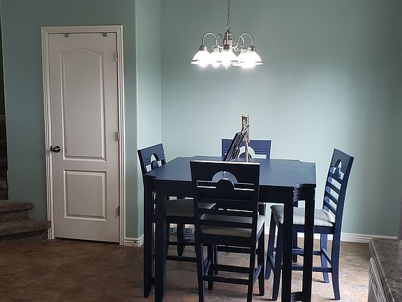 5th image of 725 Fox Run Dr #670