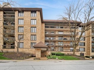 1671 Mission Hills Rd APT 206, Northbrook, IL
