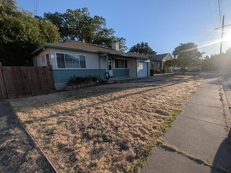 314 Minner Ave — Photo 2