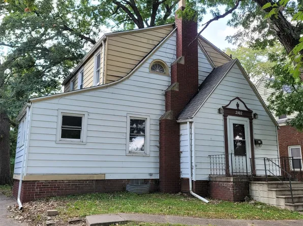 2102 Chautauqua Pkwy, Des Moines, IA 50314