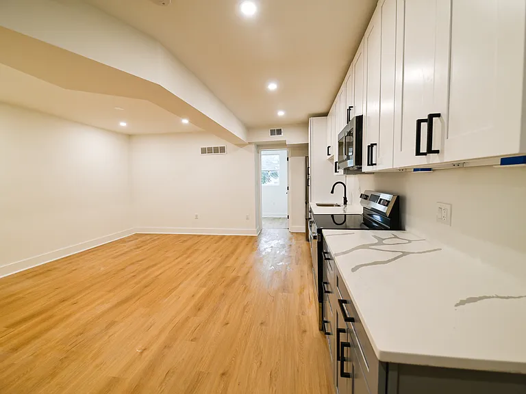 1230 Penn St NE #2 — Photo 6