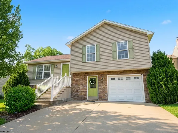 426 Oakmont Ct, Maidsville, WV 26541