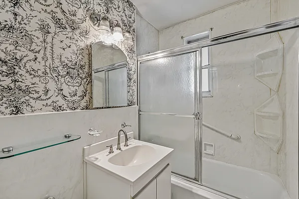 Sold by Lovett Realty, Inc. | media 9