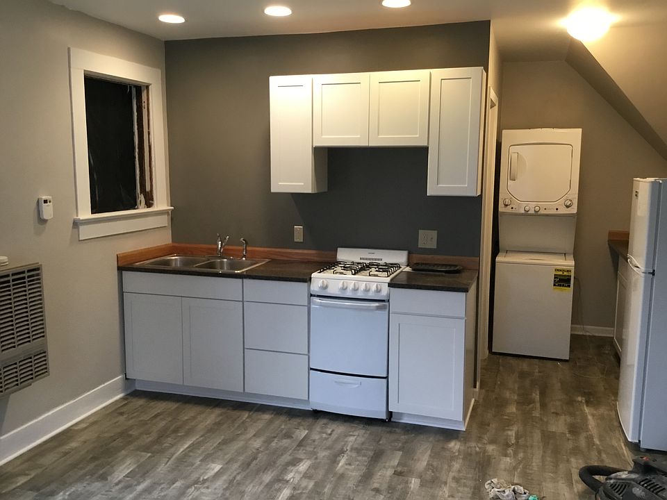 Upper kitchen