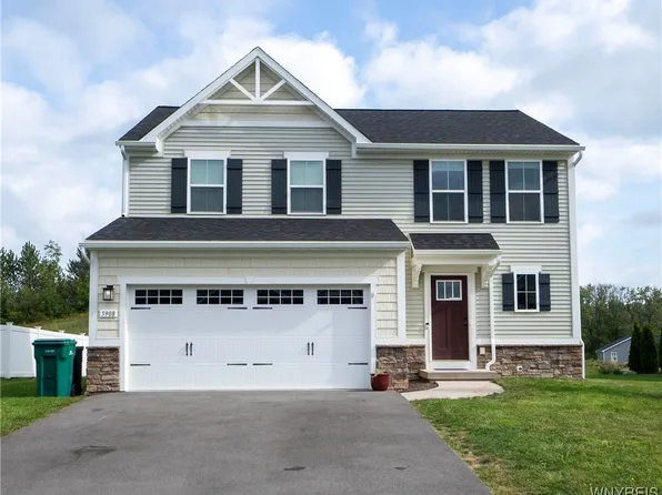 5908 Tweed Trl, Farmington, NY 14425