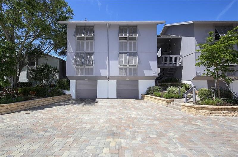 1st image of 1217 E Peppertree Dr #225