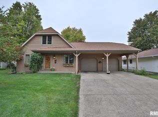 3925 S Paramount Rd, Bartonville, IL 61607