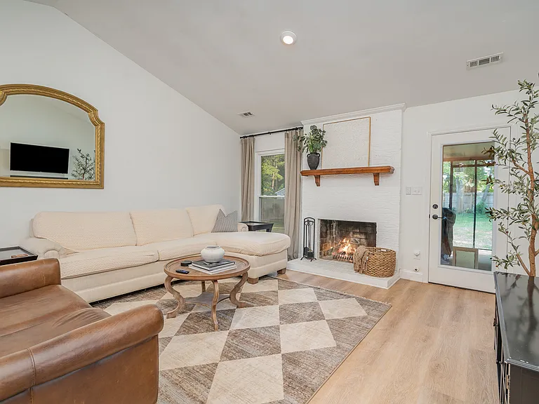 2812 Olde Whitehall Rd — Photo 11