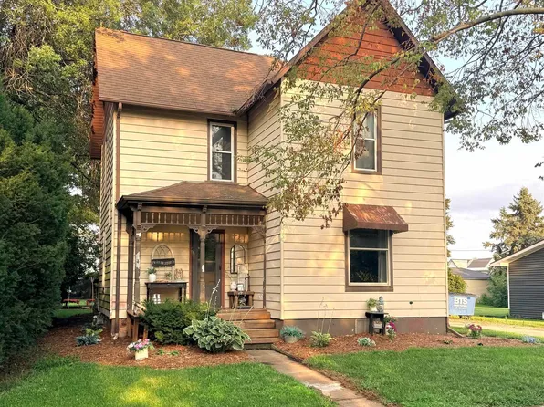 305 N Green St, Keota, IA 52248