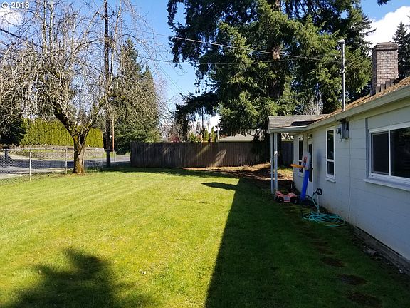 3rd image of 3803 NE 44th St