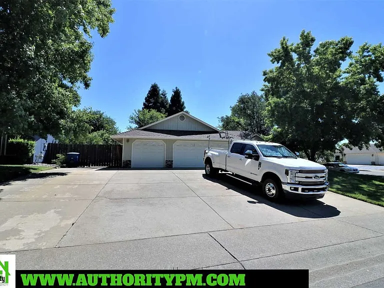 1599 Lavender Way — Photo 3