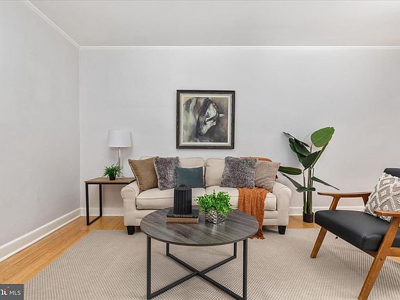 5th image of 1021 S Barton St Unit 120