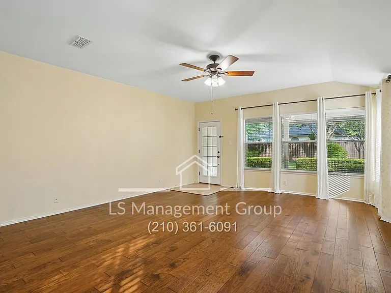 14343 Markham Gln — Photo 10