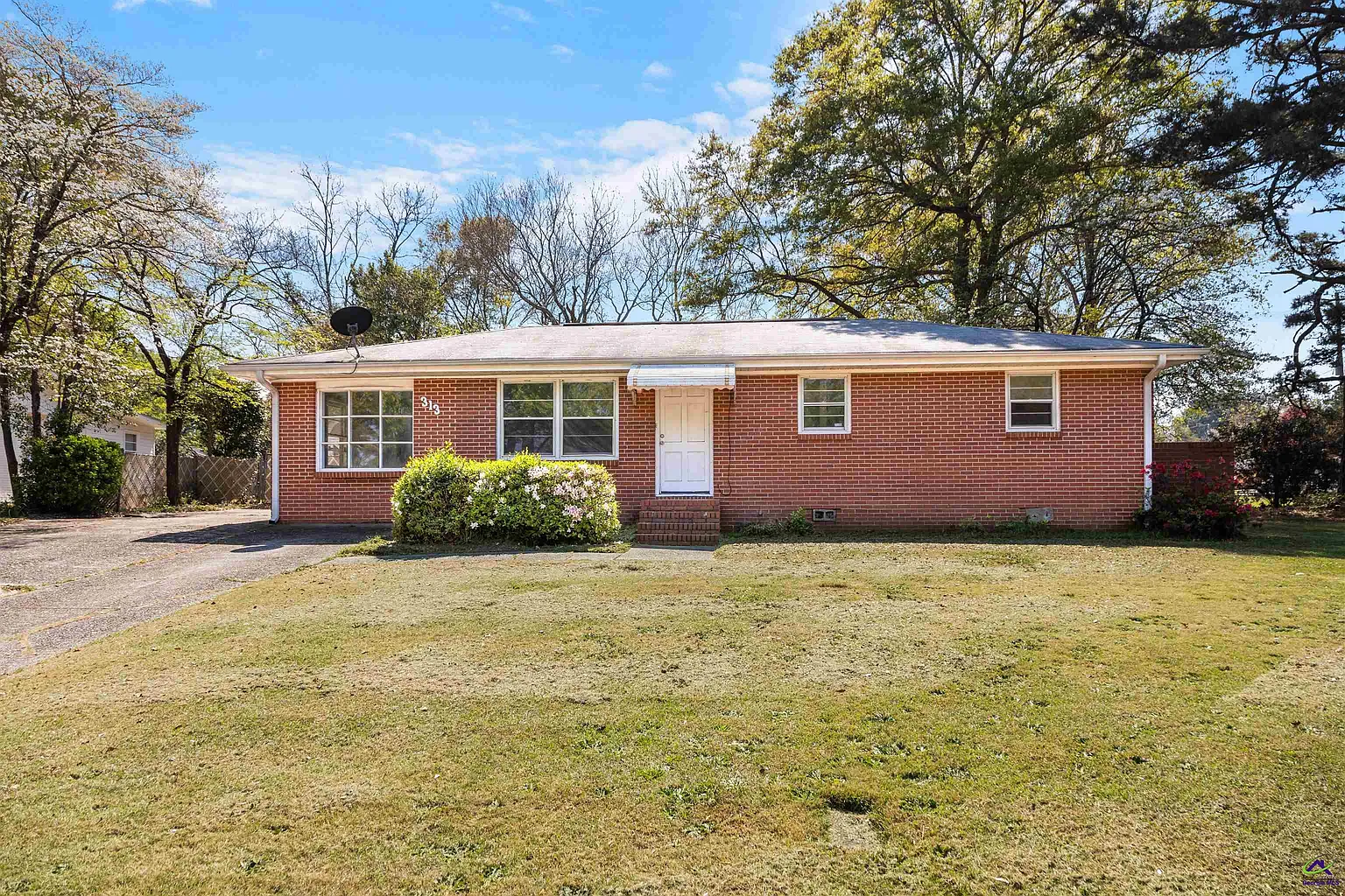 313 Orchard Ln photo 1