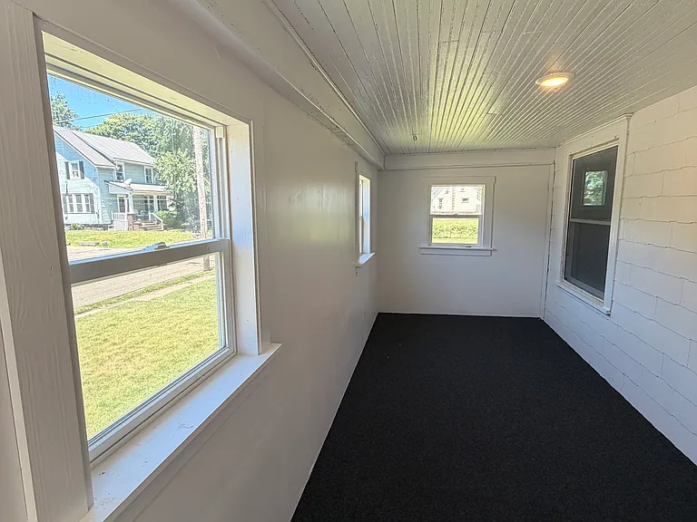 1744 Maple Ave NE — Photo 2