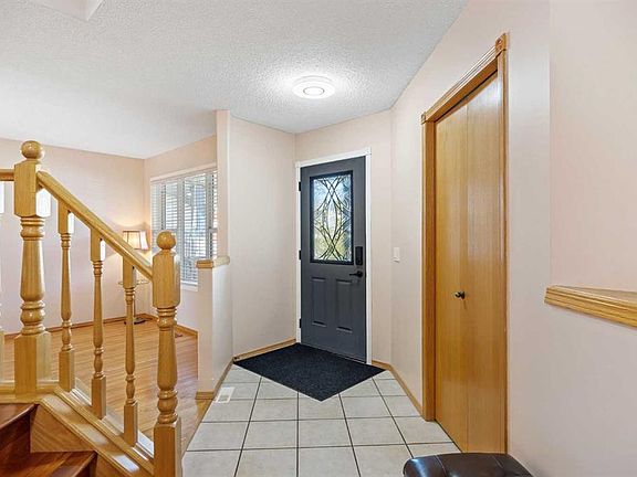 3rd image of 118 N Lakeview Shrs
