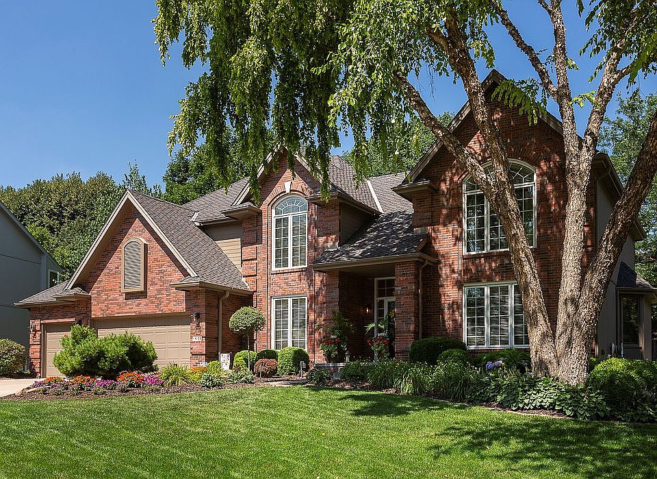 1st image of 1638 N 128th Cir
