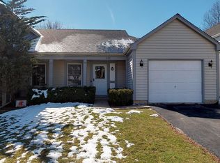 820 Castleton Ct, Mundelein, IL 60060