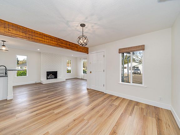 2nd image of 684 Wild Oak Dr
