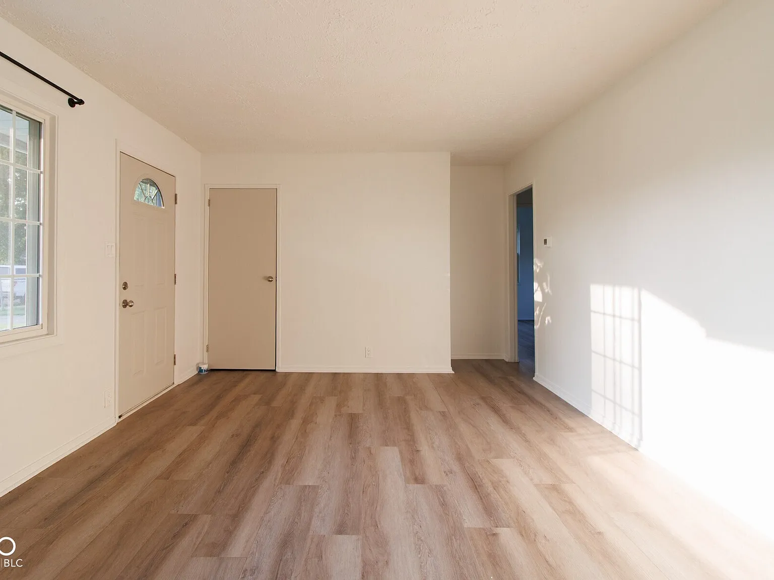 2 bed, 1.0 bath, 792 sqft, $1,295 — Photo 2