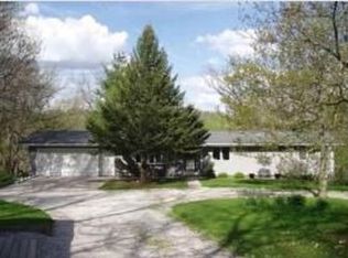 9 Deer Run Rd, Orion, IL 61273