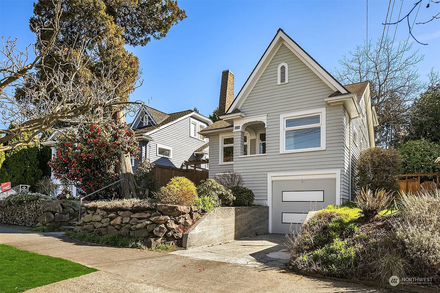6228 26th Avenue NE photo 1