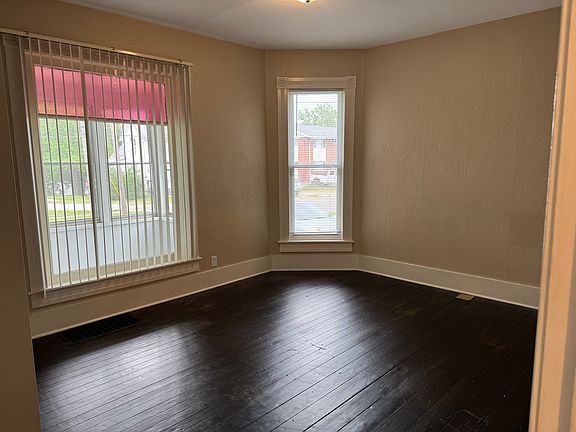 5th image of 315 W Park Ave