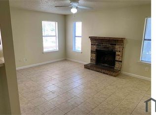 2045 W Walnut St, Garland, TX 75042