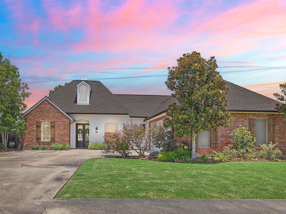 1st image of 408 Chevalier Blvd