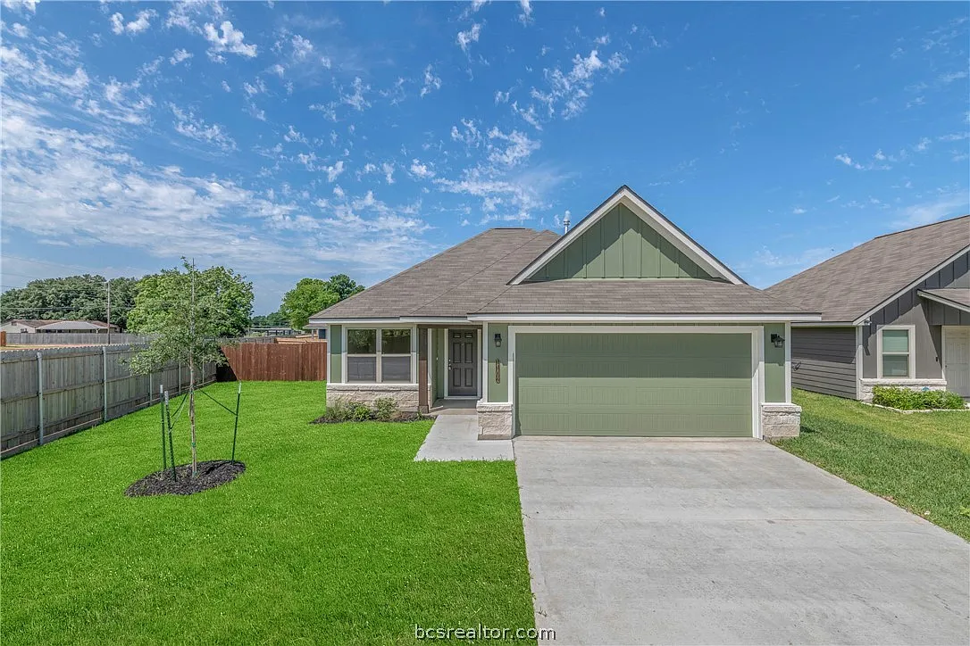 3 bed, 1290 sqft, $1,850 — Photo 1