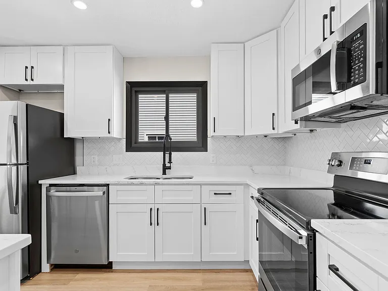 3475 Pilgrim Ln N #3475 — Photo 46