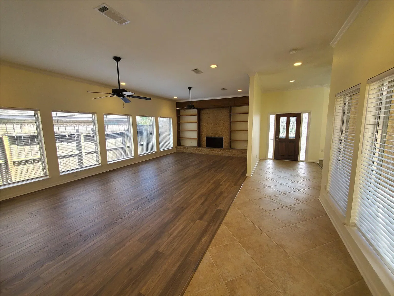 4 bed, 2.0 bath, 2482 sqft, $2,675 — Photo 4