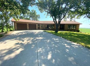 210 East St, Trosky, MN 56144