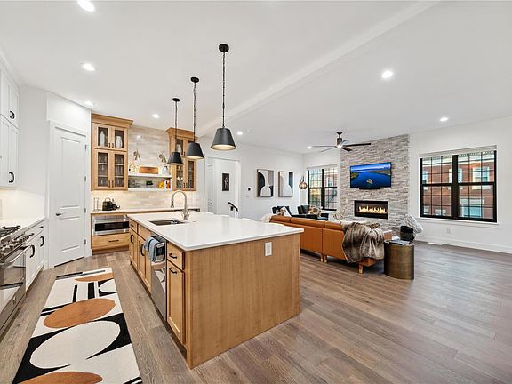 2nd image of 4323 Westminster Pl #4323A