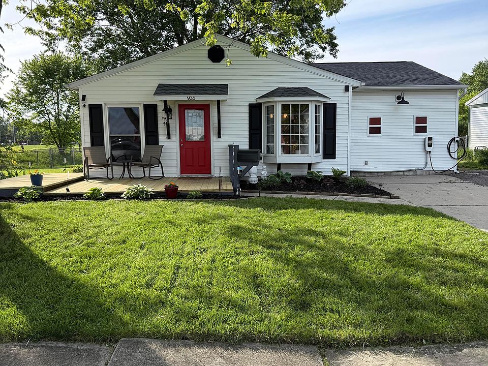 1st image of 935 Bermuda Dr