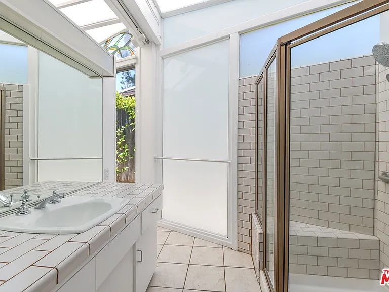 738 Hanley Ave — Photo 30