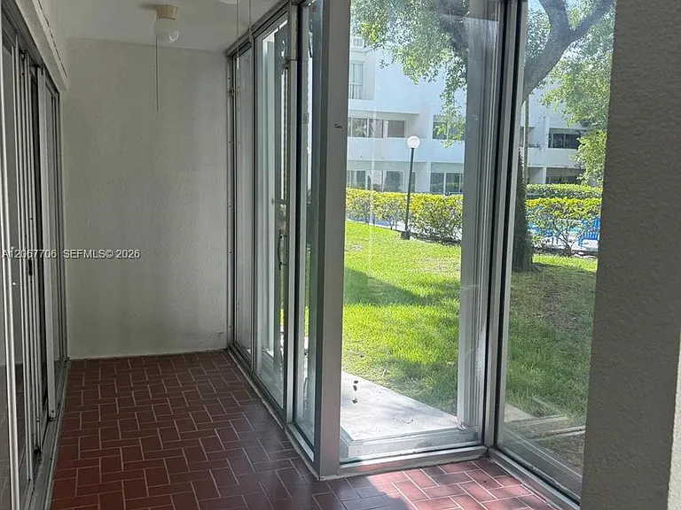 1916 SW 17th Ave #36 — Photo 3