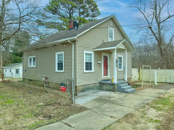 215 S 3rd St, Cannelton, IN 47520