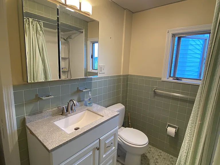 154 Washington St #2 — Photo 8
