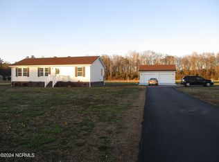 563 Daniels Rd, Corapeake, NC 27926