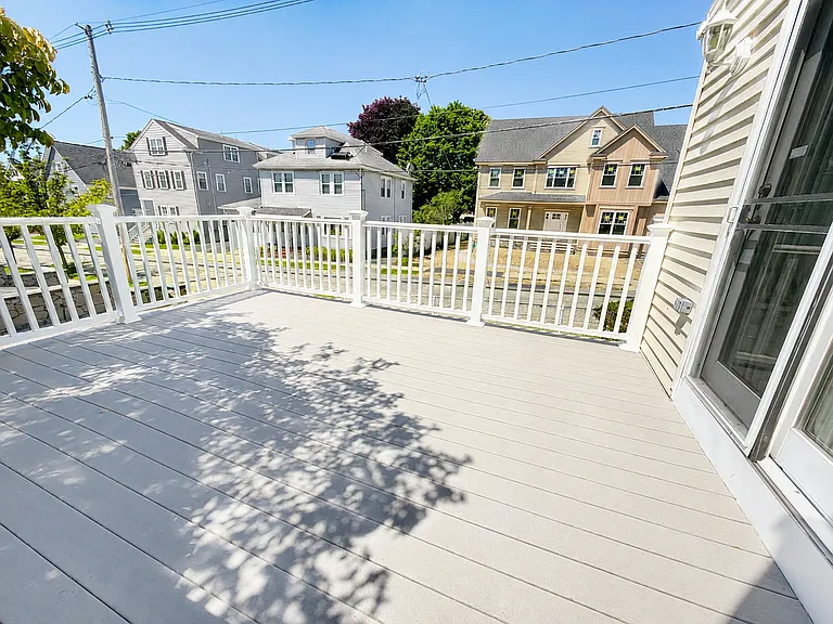 58 Oak St — Photo 16