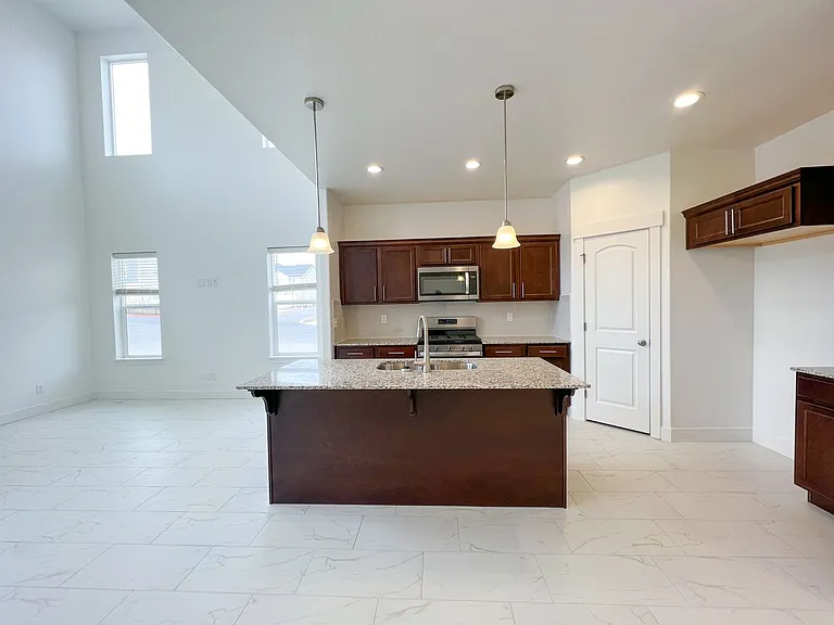 1496 N Sage Dr — Photo 7
