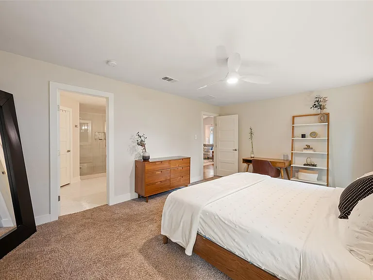 4902 Pelham Dr — Photo 24