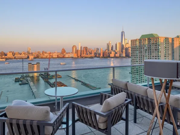 20 Newport Parkway image 18 of 22