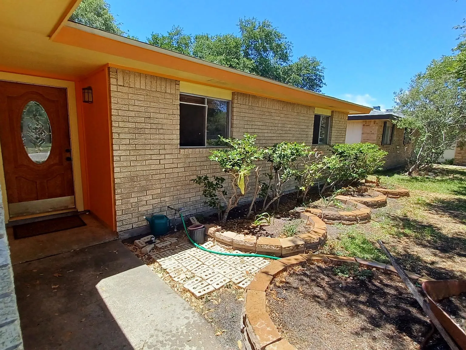 7414 Canis Drive — Photo 2