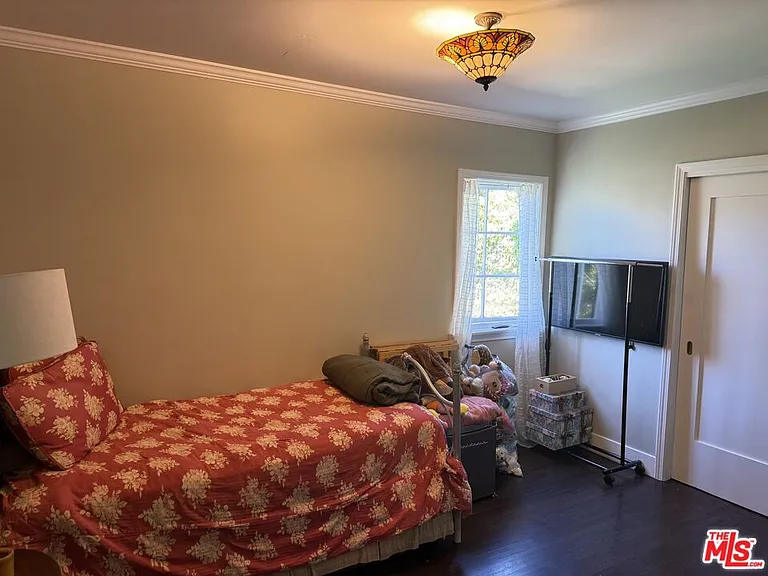 401 N McCadden Pl — Photo 25