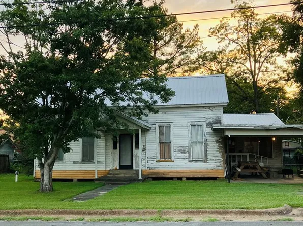 109 N Village St, Woodville, TX 75979