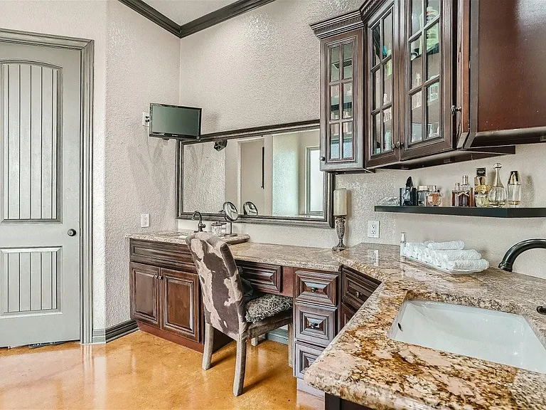 15207 Nightingale Ln — Photo 17