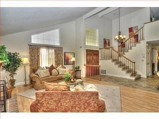 3rd image of 2220 Wellington Dr